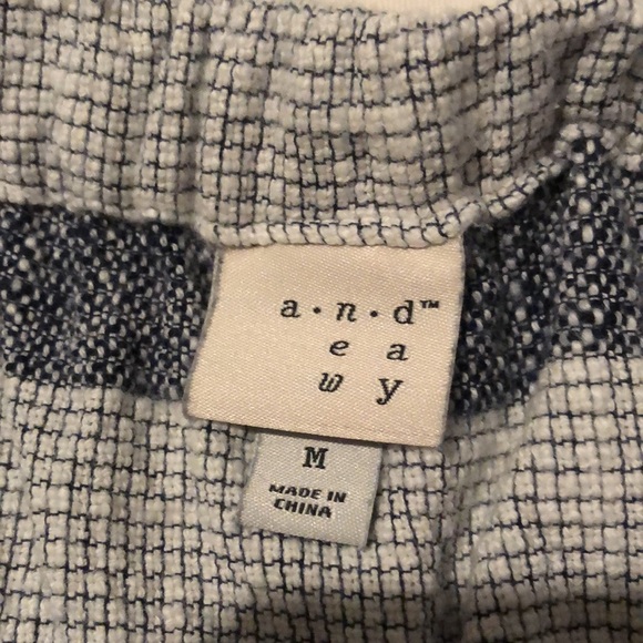 A new day Blue and white skirt size medium - Picture 5 of 5